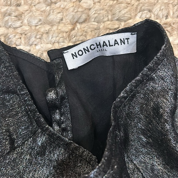Nonchalant Label black/silver shimmer crop blouse - Picture 2 of 2